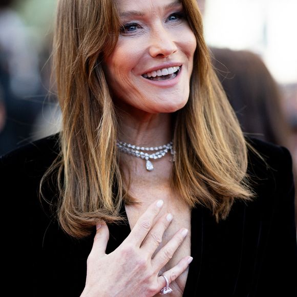 À part la musique, Carla Bruni nourrit une autre passion de longue date : le vin. Ambassadrice de Roseblood, l’ancienne Première dame a lancé une gamme de vins 

Carla Bruni-Sarkozy - Montée des marches du film " Fjord " lors du 79ème Festival International du Film de Cannes. © Jacovides-Moreau / Bestimage