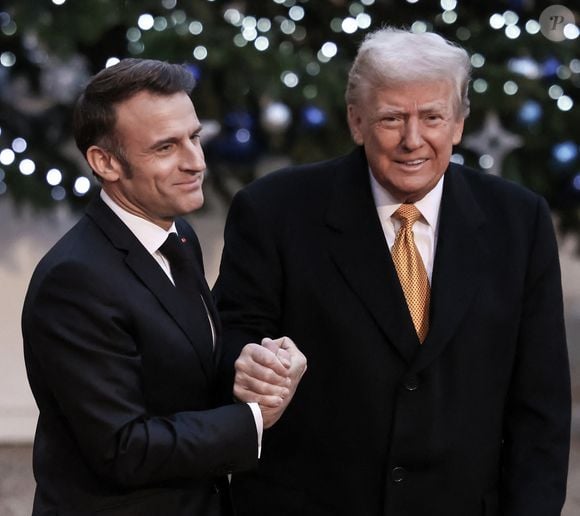 Le président français Emmanuel Macron recoit le président américain élu Donald Trump et le président ukrainien Volodymyr Zelenskiy au palais de l'Élysée après une réunion trilatérale dans le cadre des cérémonies de réouverture de la cathédrale Notre-Dame de Paris, cinq ans et demi après l'incendie, à Paris, France, le 7 décembre 2024. © Stéphane Lemouton/Bestimage