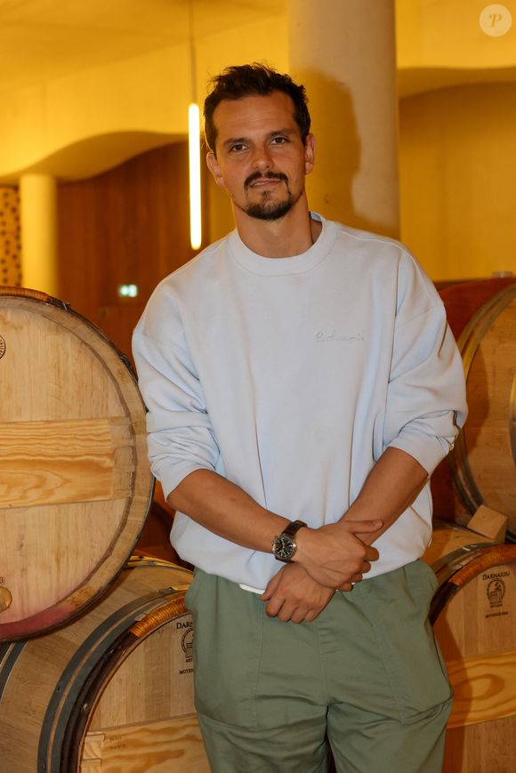 Exclusif - Le Jury visite le Château Cheval Blanc à Saint-Emilion en Gironde, le 30 octobre 2024 Le Chef Juan Arbelaez lors du "World Caviar Awards", le 1er championnat du monde de Caviar au Château Hôtel Grand Barrail à Saint-Emilion, en Gironde, France, le 30 octobre 2024. © Jean-Marc Lhomer/Bestimage