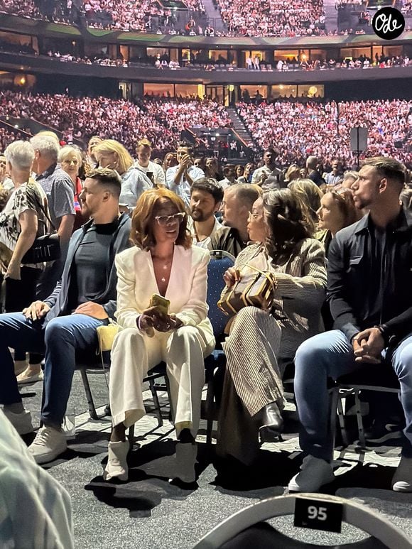 Oprah Winfrey assiste au concert de Céline Dion à la Plénitude Arena le 12 septembre 2026.

Photo : Agence / Bestimage