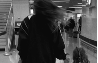 "Je l’ai emmenée sur toute la tournée du mois de juin dans la petite poussette, elle a traversé tous les Zénith de France (...) On avait une loge avec une baignoire […]. Elle était très heureuse. C’est un enfant tout terrain", avait-elle raconté.

Vitaa le 17 octobre 2025 sur Instagram