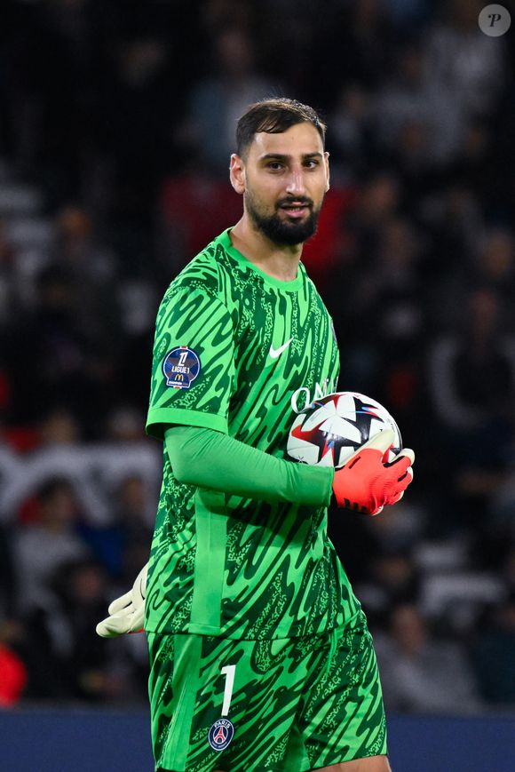Gianluigi Donnarumma pendant le match entre le Paris Saint Germain et le Racing Club de Strasbourg (4-2) au Parc Des Princes, le 19 septembre 2024. © Federico Pestellini/Panoramic/Bestimage