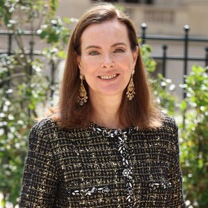 Carole Bouquet - Les célébrités arrivent au défilé Chanel Collection Haute Couture Automne/Hiver 2025-2026 lors de la Fashion Week de Paris (PFW), le 8 juillet 2025. 
© Denis Guignebourg / Bestimage