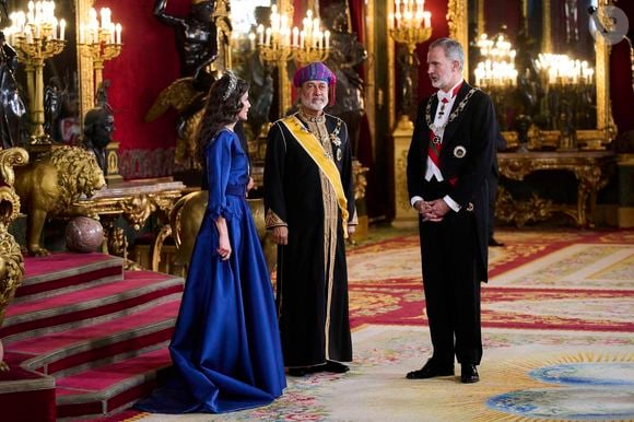 Le roi Felipe VI d'Espagne et la reine Letizia lors de la cérémonie d'accueil du sultan d'Oman Haïtham ben Tariq à Madrid le 4 novembre 2025. Photo par Cordon / Bestimage