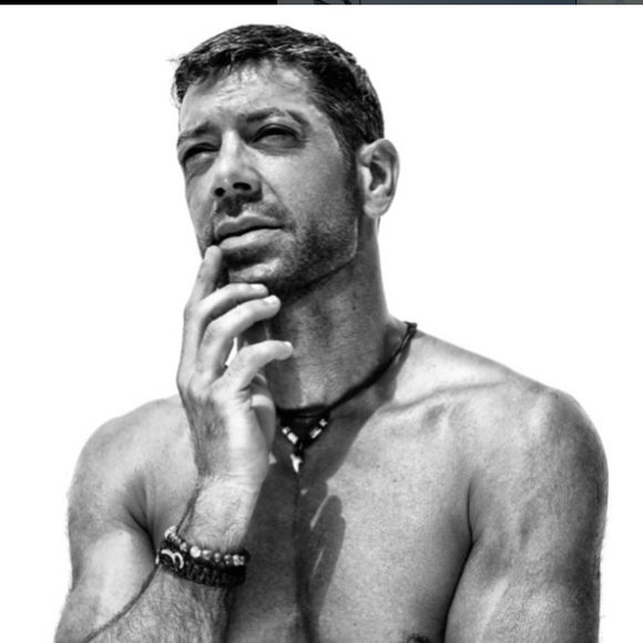 David Lince, co-fondateur de Skydive Maldives, accompagne des personnes dans des sauts pour leur offrir des moments inoubliables.

David Lince, Instagram