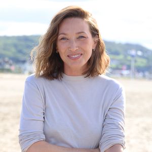 Méditation, étirements, yoga et sophrologie accompagnent désormais son équilibre mental et physique.

Laura Smet - Photocall du jury sur la plage lors de la 52ème édition du Festival du Cinéma Américain de Deauville le 10 septembre 2026. 

© Denis Guignebourg / Bestimage