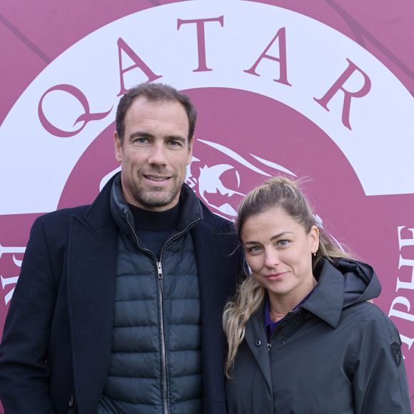Laure Boulleau et son compagnon Bruno Cheyrou au prix Qatar Arc de Triomphe à l'Hippodrome de Longchamp le 6 octobre 2024

Rachid Bellak / Bestimage