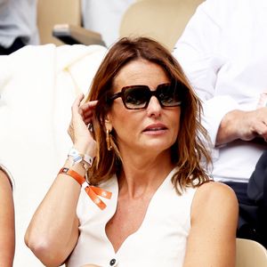 Pour éviter tout débordement, Faustine Bollaert limite le temps d'écran de ses enfants.

Faustine Bollaert dans les tribunes lors des Internationaux de France de Tennis de Roland Garros 2026, à Paris, France, le 5 juin 2026. © Jacovides-Moreau/Bestimage