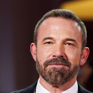 À 54 ans, l’acteur s’est confié pour la première fois sur ce double deuil. 

Ben Affleck au 83eme Venice International Film Festival le 8 septembre 2026. © Cinzia Camela/LPS via ZUMA Press Wire