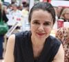 Amélie Nothomb dépense aussi une partie de son argent en buvant du champagne

Amélie Nothomb - Festival du Livre de Paris 2025 au Grand Palais à Paris, le 12 avril 2025.
© Denis Guignebourg / Bestimage