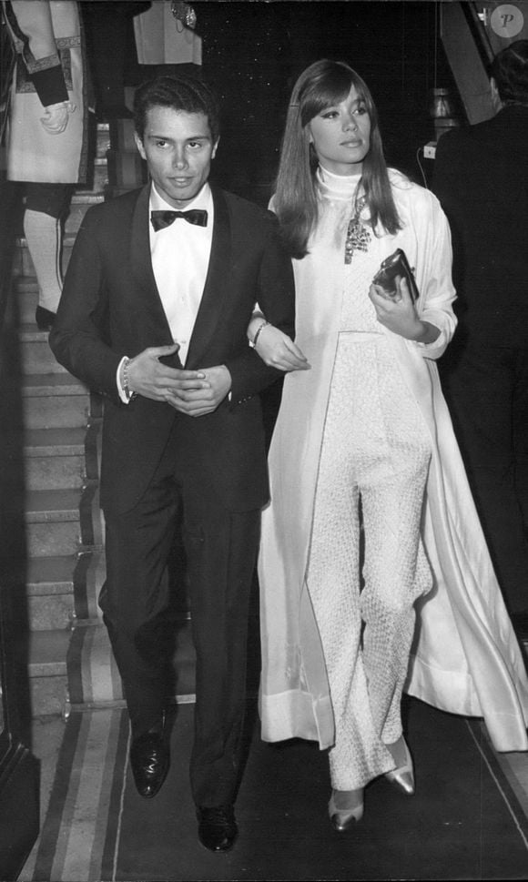 Le 15 décembre 1975, Françoise Hardy et Jean-Marie Périer. © Keystone Press Agency/ZUMA Press Wire / Bestimage