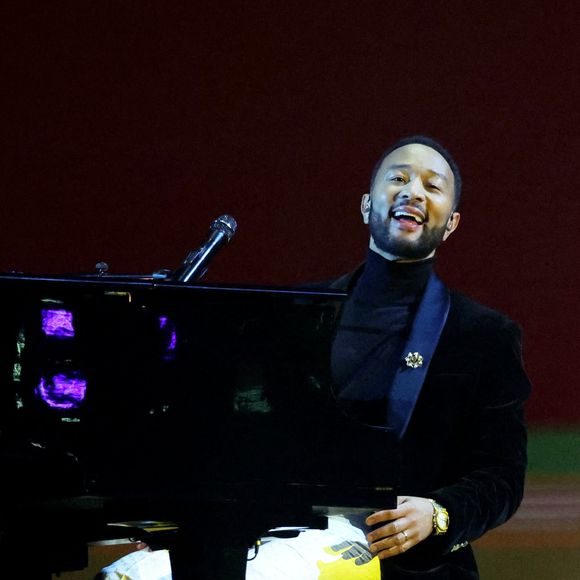 Exclusif - John Legend sur la scène du "Gala des pièces jaunes, le concert évenement" à Paris La Défense Arena à Nanterre le 23 janvier 2025. © Jacovides / Moreau / Bestimage
