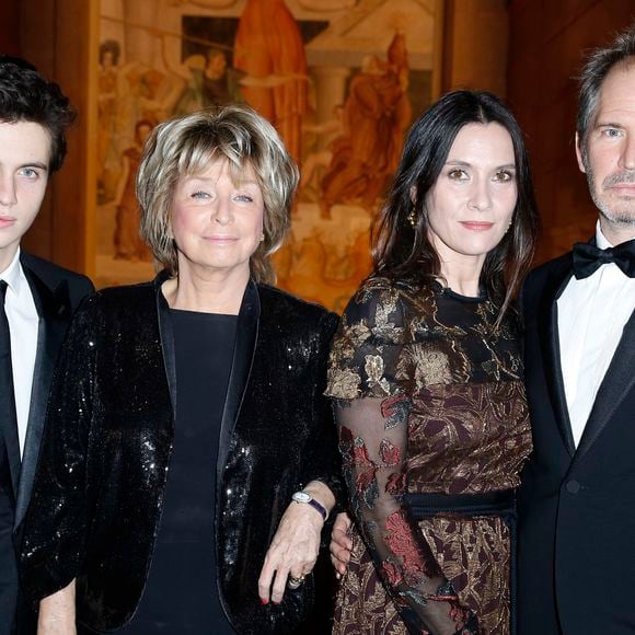 Marcel Thompson, 23 ans, suit les traces de ses parents dans le cinéma. Il a joué dans la série Fortune de France dirigée par son père.

Géraldine Pailhas, son compagnon Christopher Thompson, leur fils Marcel Thompson et Danièle Thompson lors de la 23e édition du Bal au Palais de Chaillot à Paris, le 28 novembre 2015. 

© Le Bal/Jacovides/Borde/Moreau/Bestimage