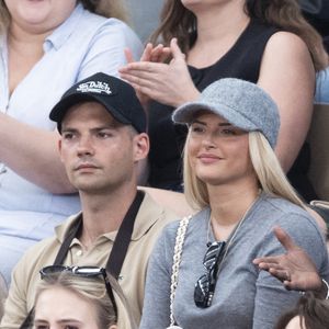 Kelly Vedovelli et son petit frère Lucas en tribunes lors des Internationaux de France de Tennis de Roland Garros 2025, à Paris, France, le 6 juin 2025. © Jacovides-Moreau/Bestimage