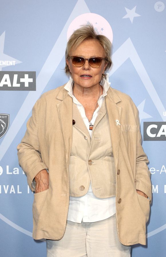 Muriel Robin - Tapis rouge lors du 29ème Festival International du Film de Comédie de l'Alpe d'Huez le 20 Janvier 2026. © Dominique Jacovides/Bestimage