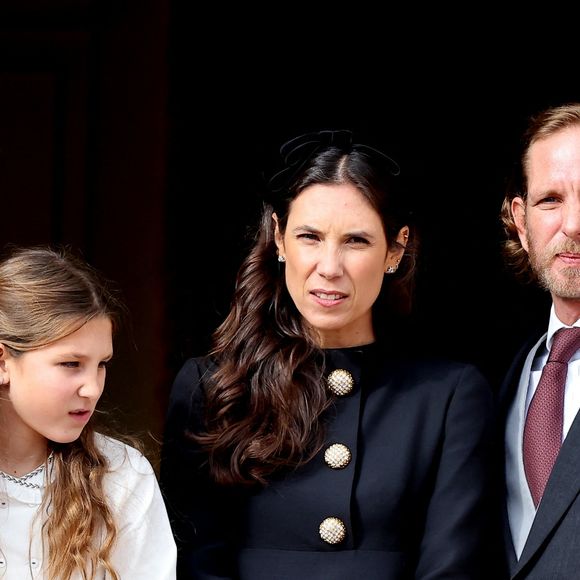 India Casiraghi et ses parents, Tatiana Santo Domingo, Andrea Casiraghi - La famille princière de Monaco au balcon du palais, à l'occasion de la Fête Nationale de Monaco, le 19 novembre 2025. © Dominique Jacovides/Bestimage