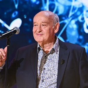 Michel Drucker retrouve l'antenne et présente un inédit de "Vivement dimanche" sur France 3 avec une pléiade d'invités. 

Exclusif - Michel Jonasz - Enregistrement de l'émission "Vivement dimanche" au studio Rive gauche, présentée par M.Drucker, sur France 3. 
© Guillaume Gaffiot / Bestimage