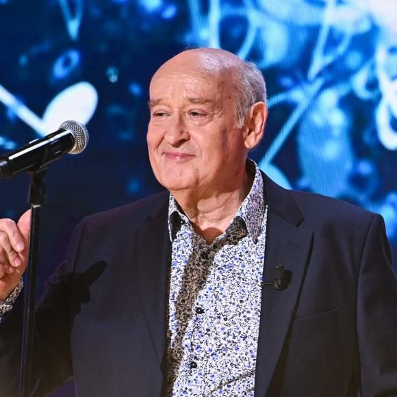 Michel Drucker retrouve l'antenne et présente un inédit de "Vivement dimanche" sur France 3 avec une pléiade d'invités. 

Exclusif - Michel Jonasz - Enregistrement de l'émission "Vivement dimanche" au studio Rive gauche, présentée par M.Drucker, sur France 3. 
© Guillaume Gaffiot / Bestimage