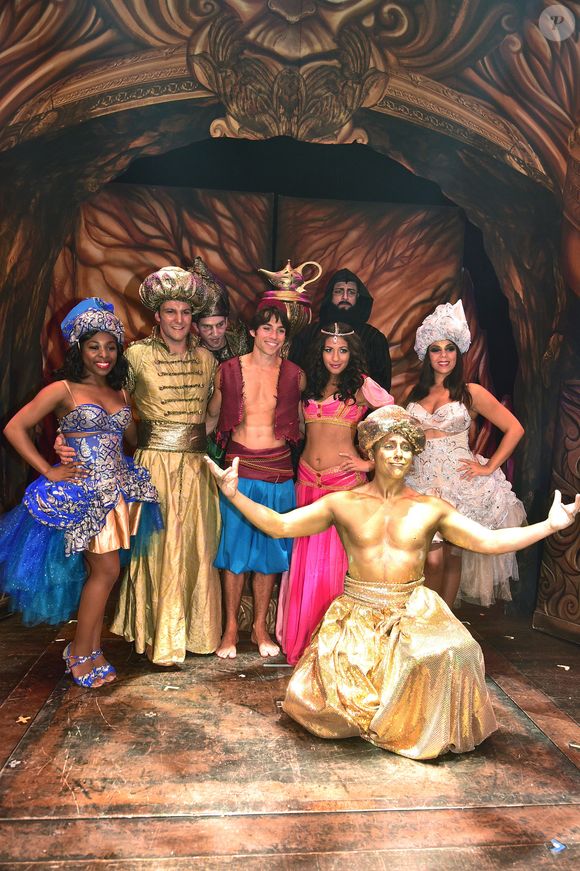 Kaïna Blada, Alexis Loizon, Gregory Amsis, Thomas Ronzeau, Djamel Benyahia, Julien Mior, Emma Scherrer, Marjorie Benayoun, Fanny Delaigue - Showcase du spectacle musical "Aladin Faites un Voeu !" à partir du 17 octobre au théâtre Comédia à Paris le 16 septembre 2015.