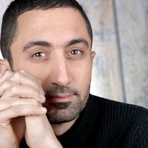 Et en cette période hivernale, où tout le monde semble attraper les virus qui circulent, cette dernière pourrait être bien utile. 

Exclusif - Portrait de Jimmy Mohamed à Paris, le 18 avril 2023.
© Cédric Perrin/Bestimage