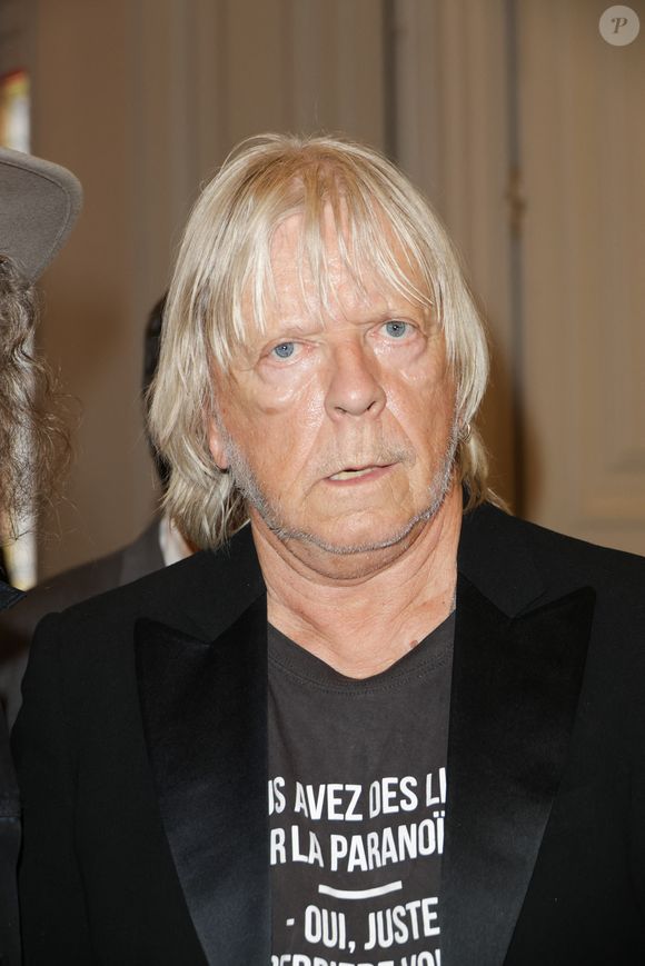 Le chanteur Renaud (Renaud Séchan) -  Vernissage de l'exposition "Renaud, Des mots et des images" à la Mairie du 13ème à Paris le 5 septembre 2024. © Coadic Guirec/Bestimage