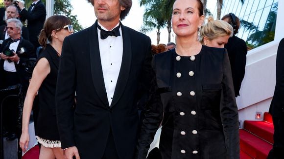 Dimitri Rassam, fils de Carole Bouquet, aborde son influent père qu'il a perdu à 3 ans : "les faits m'ont été présentés de manière très séquentielle"