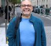 Le journaliste sportif a perdu plus de 30 kilos.

Yoann Riou - Les célébrités aperçues à proximité des studios de RTL à Neuilly-sur-Seine, le 15 octobre 2025. Agence / Bestimage