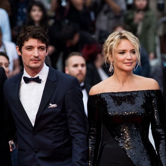 Aujourd'hui, en couple depuis près de neuf ans et parents d'un petit garçon, les artistes peuvent rire de ce malaise à leurs débuts...

Niels Schneider, Virginie Efira lors de la montée des marches du film "Sibyl", 72ème Festival International du Film de Cannes. Le 24 mai 2019. Crédit Jacovides-Moreau / Bestimage