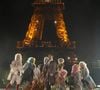 "Je tiens à m'excuser auprès du public toulousain pour cette absence. Je souhaite malgré tout un beau week-end de spectacles à cette merveilleuse troupe et au public", a-t-il ajouté

Exclusif - Emmanuel Moire et la troupe de la comédie musicale "Le Roi Soleil" - Tournage de l'émission "La grande soirée du 31 décembre de Paris" au Musée du Quai Branly à Paris, diffusée le 31 décembre sur France 2
© Christophe Clovis / Bestimage