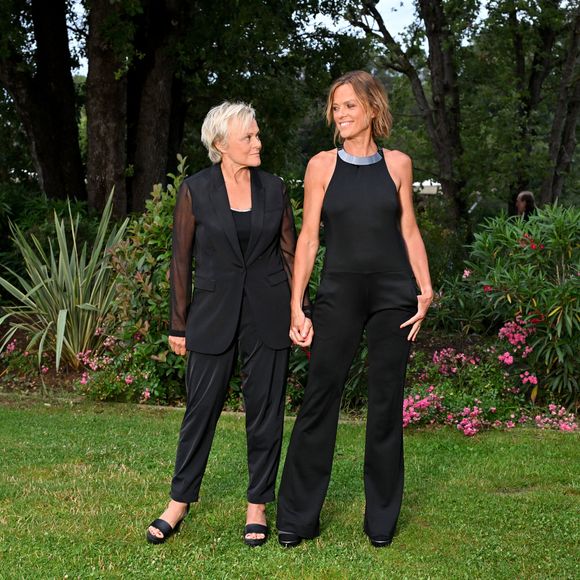 C'est une nouvelle vie que s'offrent Muriel Robin et Anne Le Nen

Muriel Robin et sa femme Anne Le Nen - 10ème édition du Gala de Charité de Patrick Mouratoglou à l'Académie Mouratoglou à Biot Sophia Antipolis, © Bruno Bebert/Bestimage