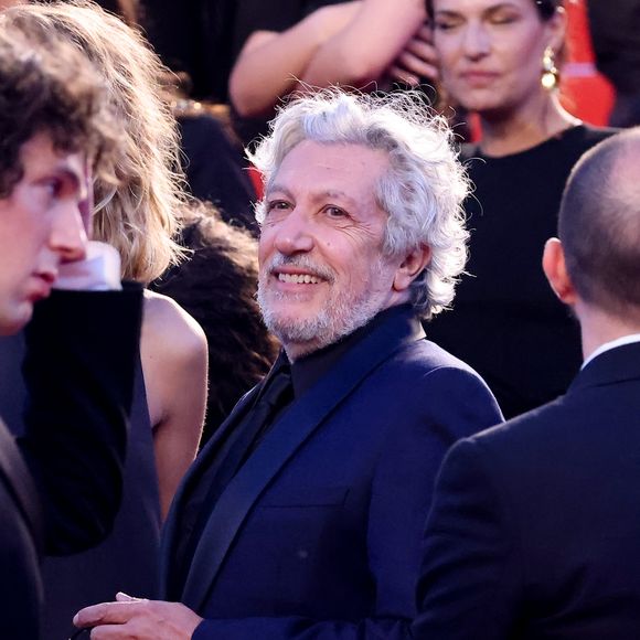 Alain Chabat - Descente des marches du film « L’amour ouf » lors du 77ème Festival International du Film de Cannes, au Palais des Festivals à Cannes. Le 23 mai 2024
© Jacovides-Moreau / Bestimage