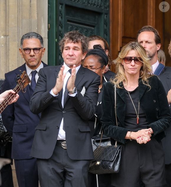 Roschdy Zem, Pierre Rambaldi, Sarah Poniatowski (Lavoine), son fils Roman Lavoine, sa cousine Tess Rambaldi (fille de Marie Poniatowski et petite-fille du défunt), Marie Rambaldi (Poniatowski), une des filles du défunt - Sorties des obsèques du prince Jean-Stanislas Poniatowski en l'Eglise polonaise à Paris, France, le 29 avril 2024. © Jacovides-Moreau/Bestimage