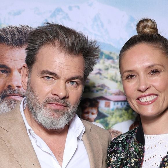 Clovis Cornillac et son épouse Lilou Fogli lors de l'avant-première du film "Monsieur le maire" au cinéma UGC Danton à Paris le 17 octobre 2023.

© Denis Guignebourg / Bestimage