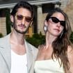 À Versailles pour Jacquemus, la compagne de Pierre Niney a fait parler d'elle et ce n'est pas du tout pour ce que l'on croit