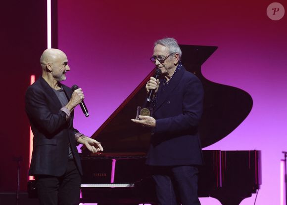 Invité, Alain Chamfort - Grand Prix de la Sacem 2025 au théâtre des Folies Bergère à Paris le 24 novembre 2025. © Marc Ausset-Lacroix/Bestimage