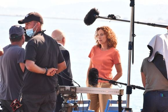 Isabel Otero et Hubert Roulleau sur le tournage de la série "Crimes parfaits" (France 3) sur la promenade des Anglais et sur la plage Beau Rivage à Nice, sous la direction d'Emmanuel Rigaut. Le 23 juin 2020.
