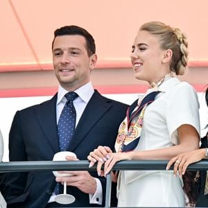 Jordan Bardella avec sa compagne la princesse Maria Carolina de Bourbon-Deux-Siciles en tribunes assistent au Formula 1 Louis Vuitton Grand Prix de Monaco 2026 le 7 juin 2026 à Monte-Carlo, Monaco. © Bruno Bebert/Bestimage