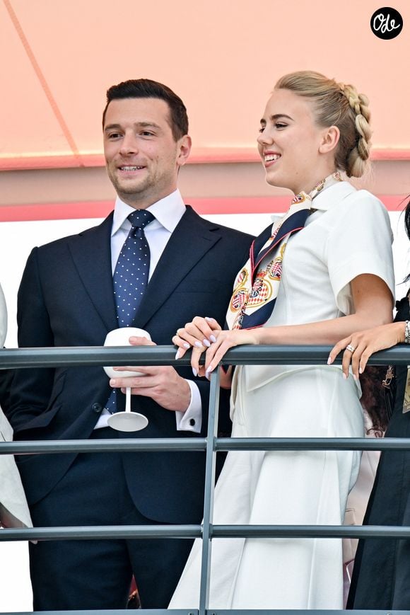 Jordan Bardella avec sa compagne la princesse Maria Carolina de Bourbon-Deux-Siciles en tribunes assistent au Formula 1 Louis Vuitton Grand Prix de Monaco 2026 le 7 juin 2026 à Monte-Carlo, Monaco. © Bruno Bebert/Bestimage