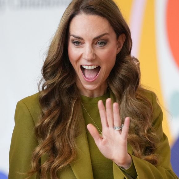 Kate Middleton Middleton, princesse de Galles, lors d'une visite à Home-Start à Oxford, le 9 octobre 2025. Home-Start UK se prépare à déployer une formation auprès de son réseau de 9 000 bénévoles sur la base de la série explicative du Centre for Early Childhood de la Royal Foundation. Photo par PA Photo/ Bestimage