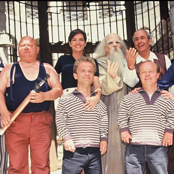 Il faut dire que Yann Le Gac, interprète du Père Fouras depuis 1991, lui avait adressé des mots empreints de douceur, qui l’ont profondément ému.

Archives : le père Fouras, Patrice Laffont, Yves Marchesseau et les animateurs de l'émission "Fort Boyard" @Bestimage