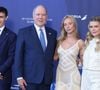 Elle était l’une des invitées les plus remarquées de l’inauguration du Festival de Télévision de Monte-Carlo, un événement majeur du paysage audiovisuel international, organisé sous le Haut Patronage du prince Albert II.

Le prince Albert de Monaco et Ester Exposito - Séance photo lors de la cérémonie d'ouverture de la 65e édition du Festival TV de Monte-Carlo le 12 juin 2026
 © Denis Guignebourg / Bestimage