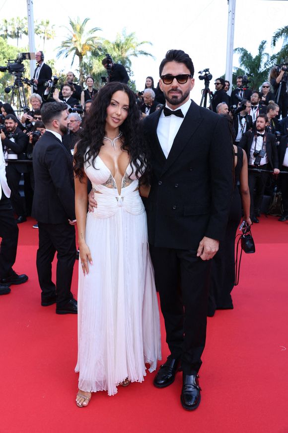 Avec son mari Thomas Vergara 

Nabilla est présent sur le tapis rouge de "L’histoire du son" au 78e Festival de Cannes, au Palais des Festivals, le 21 mai 2025 à Cannes. Photo de Jerome Domine/ABACAPRESS.COM