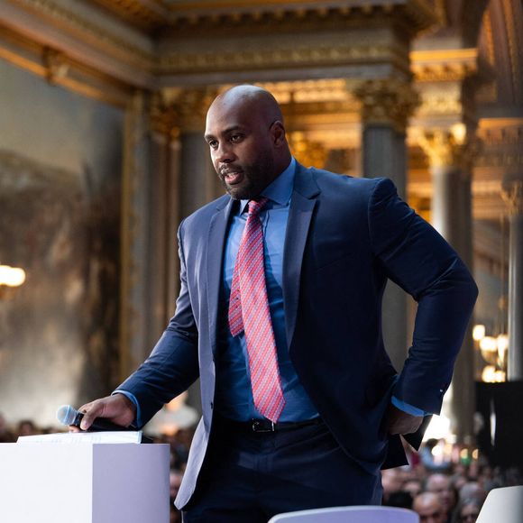 Loin des tatamis, Teddy Riner s’est lancé dans un nouveau business. Le judoka a ouvert un riad à Marrakech !

Le judoka français Teddy Riner prononce un discours lors de la 7e édition du Sommet Choose France, qui vise à attirer les investisseurs étrangers dans le pays.© Jeanne Accorsini/Pool/Bestimage