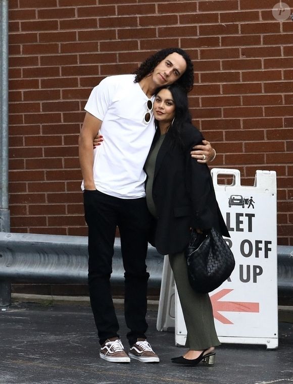 Ils ont été plus sobres cette fois-ci avec son mari Cole Tucker

Vanessa Hudgens est arrivée au Funke à Beverly Hills pour déjeuner avec son petit ami Cole Tucker. ©Backgrid USA / Bestimage