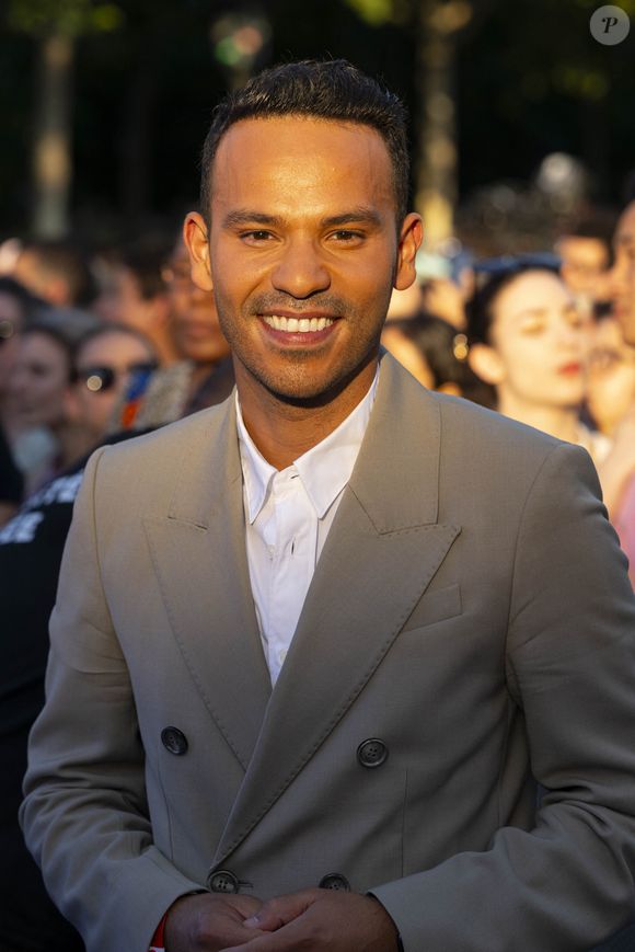 Exclusif - Mohamed Bouhafsi - Backstage du concert de la Place de la République en marge de l’émission "Paris Accueille La Flamme", présentée par L.Thilleman et M. Bouhafsi et diffusée en direct sur France 2 à Paris le 15 juillet 2024. © Jack Tribeca / Pierre Perusseau / Bestimage