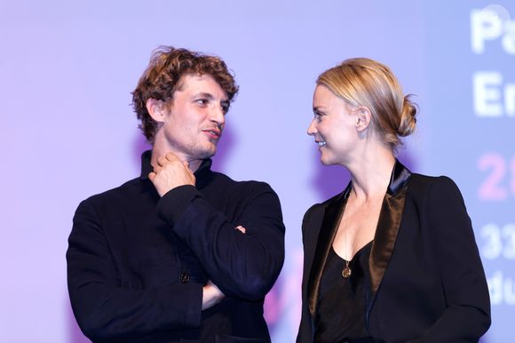 Exclusif - Virginie Efira et son compagnon Niels Schneider lors de la présentation du film "Un amour impossible" lors de la 33ème edition du festival du film francophone à Namur en Belgique le 29 septembre 2018.