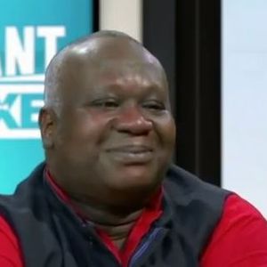 "Je veux juste dire à ceux qui sont seuls que ça peut arriver à tout le monde, même à moi"

Magloire ému  aux larmes sur le plateau de "L'instant de luxe", le 4 juin 2020