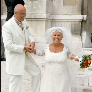 Mimie Mathy et Benoist Gérard, 20 ans de mariage

Archive - Mariage de Mimie Mathy et Benoist Gérard à la mairie de Neuilly Sur Seine. © Guillaume Gaffiot / Bestimage