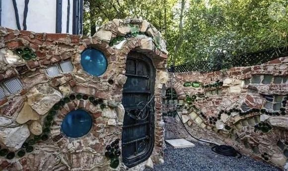 Lady Gaga vend sa maison de Los Angeles à Elizabeth Lizzy Jagger pour 6,5 millions de dollars. Anciennement acquise par F.Zappa, la propriété, composée de six chambres et cinq salles de bains, avait été achetée environ 5,3 millions de dollars par la chanteuse et actrice en 2016. Le 19 novembre 2021.
Backgrid UK/ Bestimage