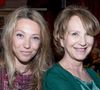 Après avoir fait ses adieux à sa mère Nathalie Baye, Laura Smet s'investit dans un nouveau défi.

Laura Smet et sa mère Nathalie Baye - Soirée en l'honneur de Nathalie Baye, organisée par Louis Michel Colla, à La Chope des Puces, restaurant mythique de Marcel Campion à Saint-Ouen. 
© Cyril Moreau / Bestimage